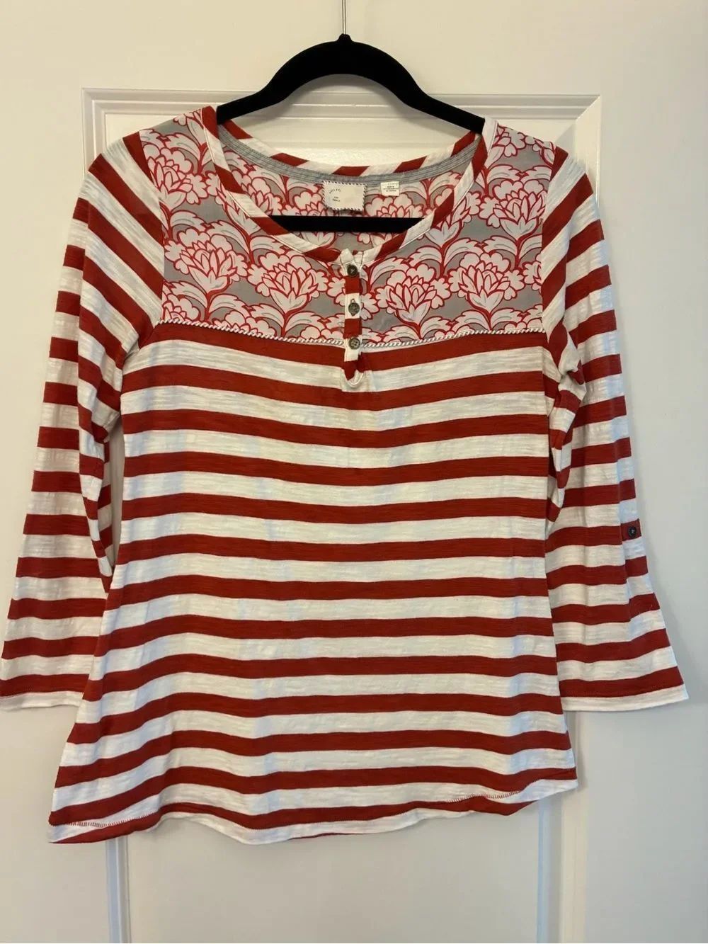 ANTHROPOLOGIE POSTMARK Floral Striped 3/4 Sleeve Henley Tee Red Women’s Small